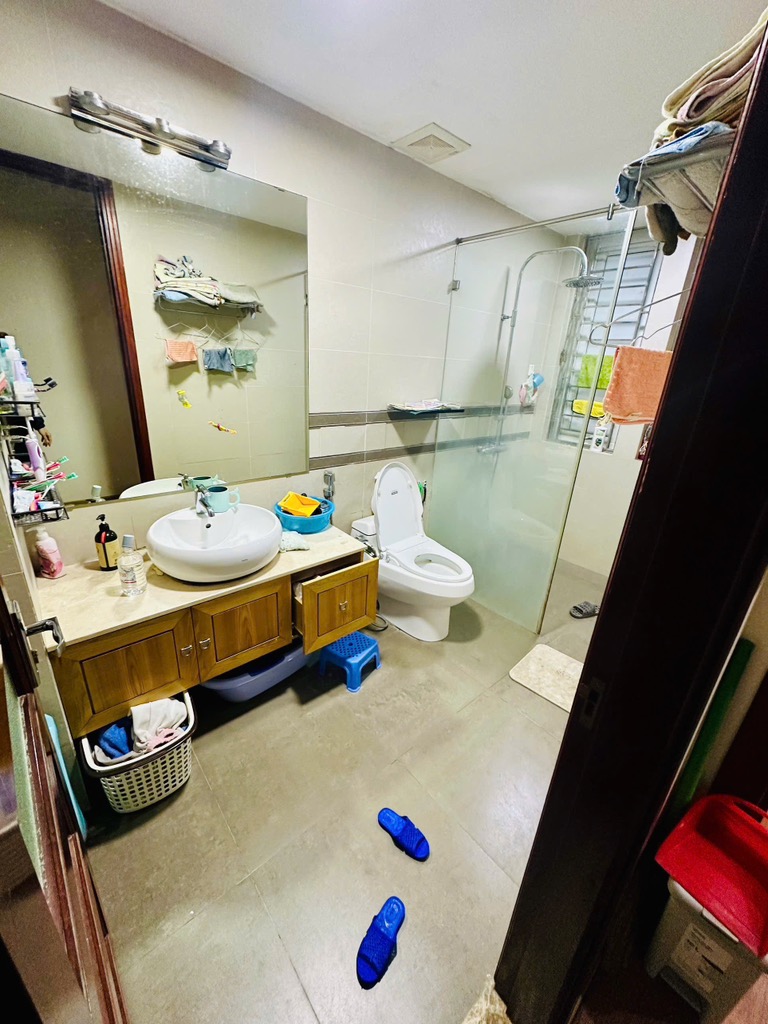 Bán nhà Nguyễn Trãi - diện tích 91.3m2 5 tầng - ô tô tránh - giá 52 tỷ