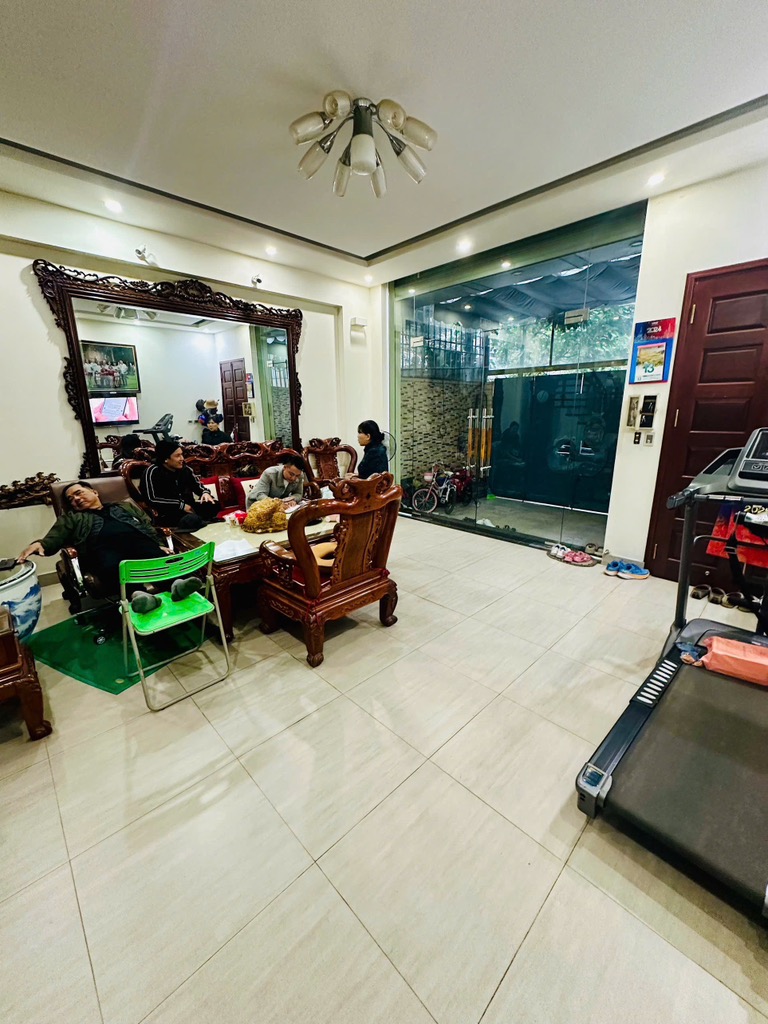 Bán nhà Nguyễn Trãi - diện tích 91.3m2 5 tầng - ô tô tránh - giá 52 tỷ