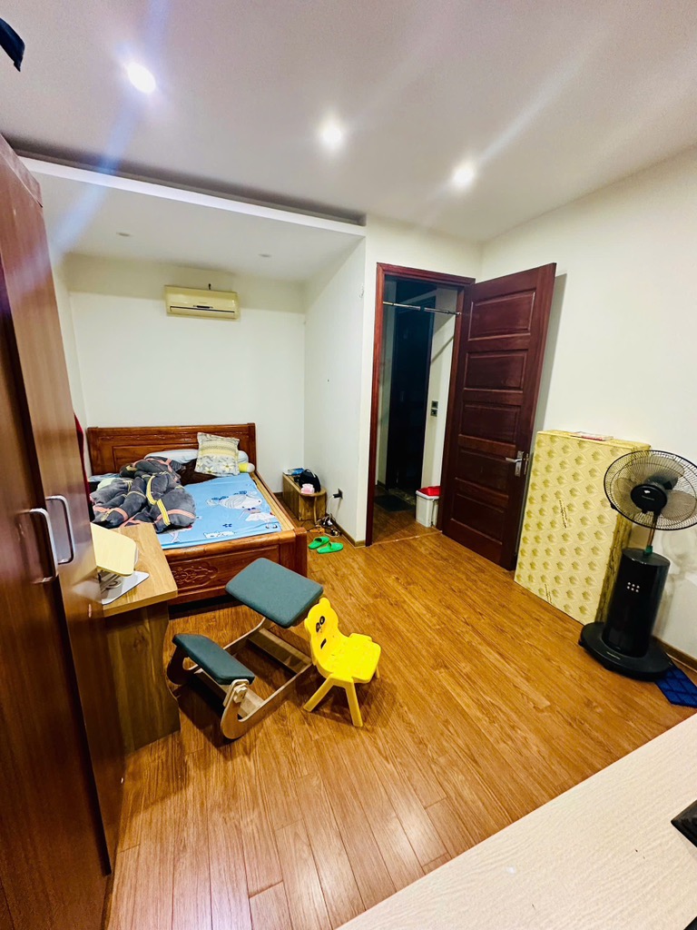 Bán nhà Nguyễn Trãi - diện tích 91.3m2 5 tầng - ô tô tránh - giá 52 tỷ