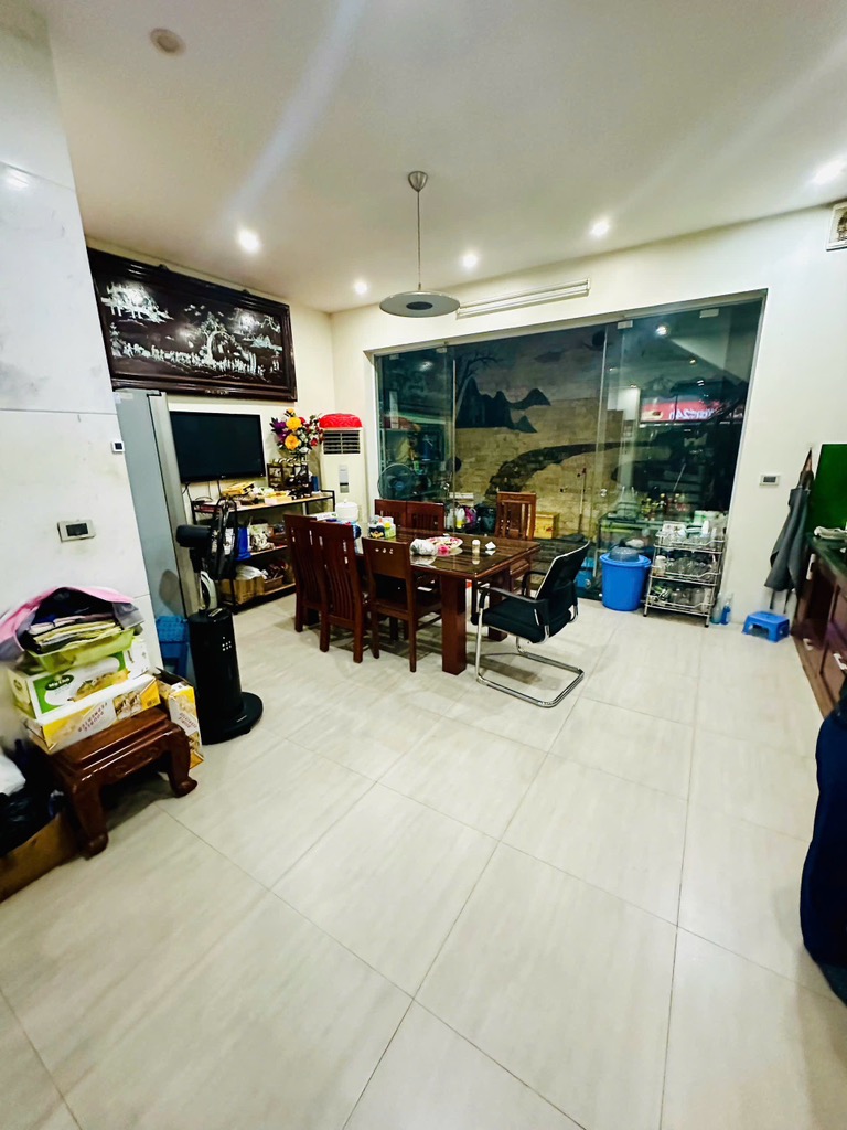 Bán nhà Nguyễn Trãi - diện tích 91.3m2 5 tầng - ô tô tránh - giá 52 tỷ