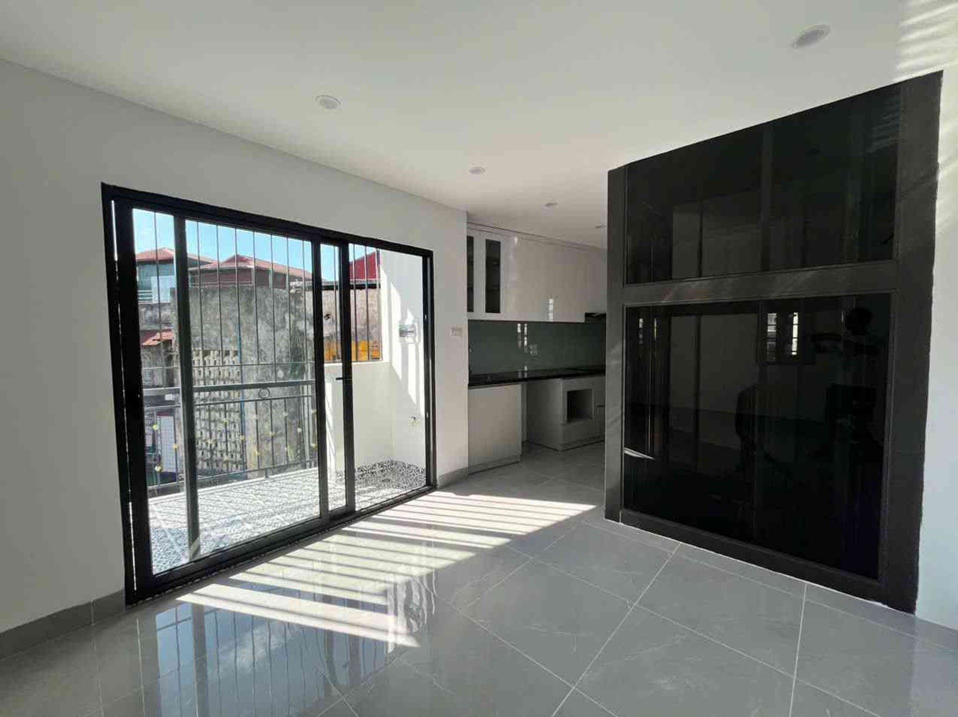 Bán nhà Thanh Nhàn - diện tích 25m2 5 tầng - ô tô đỗ cửa - giá 11,5 tỷ