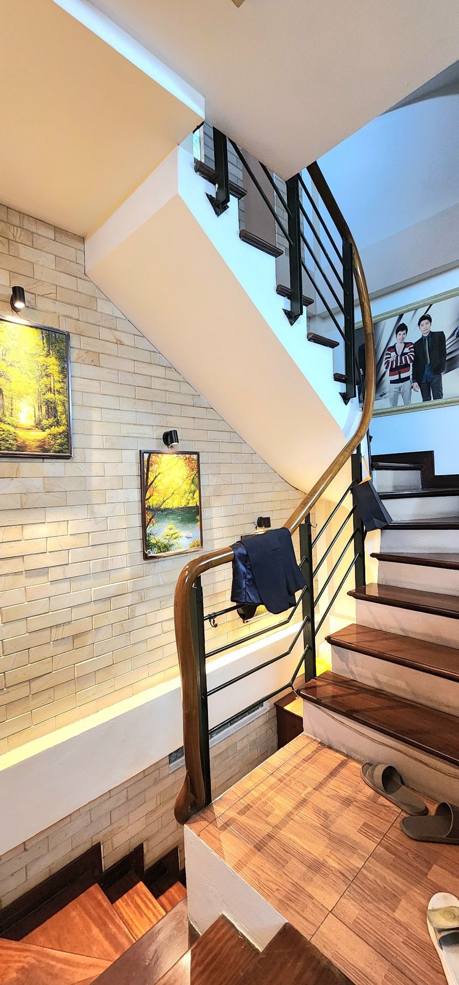 Bán nhà Bạch Mai - diện tích 27m2 5 tầng - Ô tô qua nhà - giá 15 tỷ