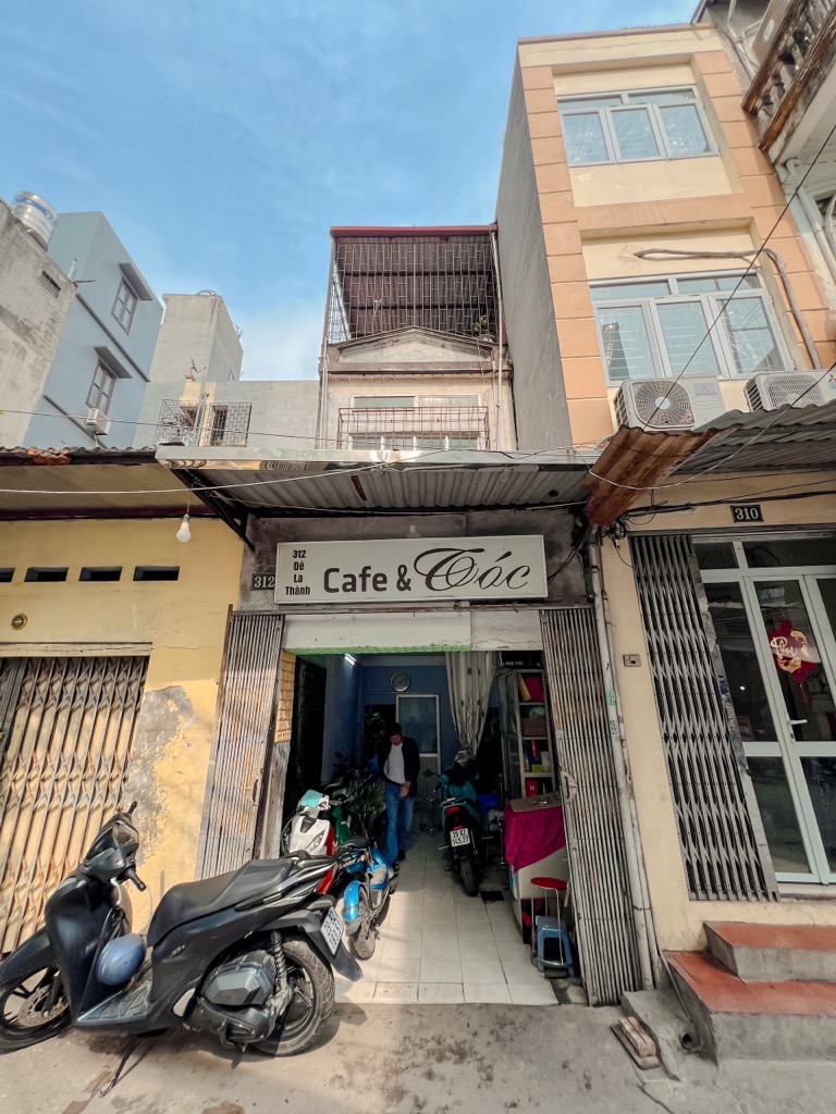 Bán nhà Đê La Thành - diện tích 42m2 2,5 tầng - Ô tô đỗ cửa - giá 12,5 tỷ