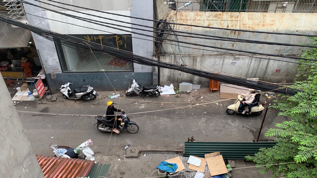 Bán nhà Đê La Thành - diện tích 42m2 2,5 tầng - Ô tô đỗ cửa - giá 12,5 tỷ