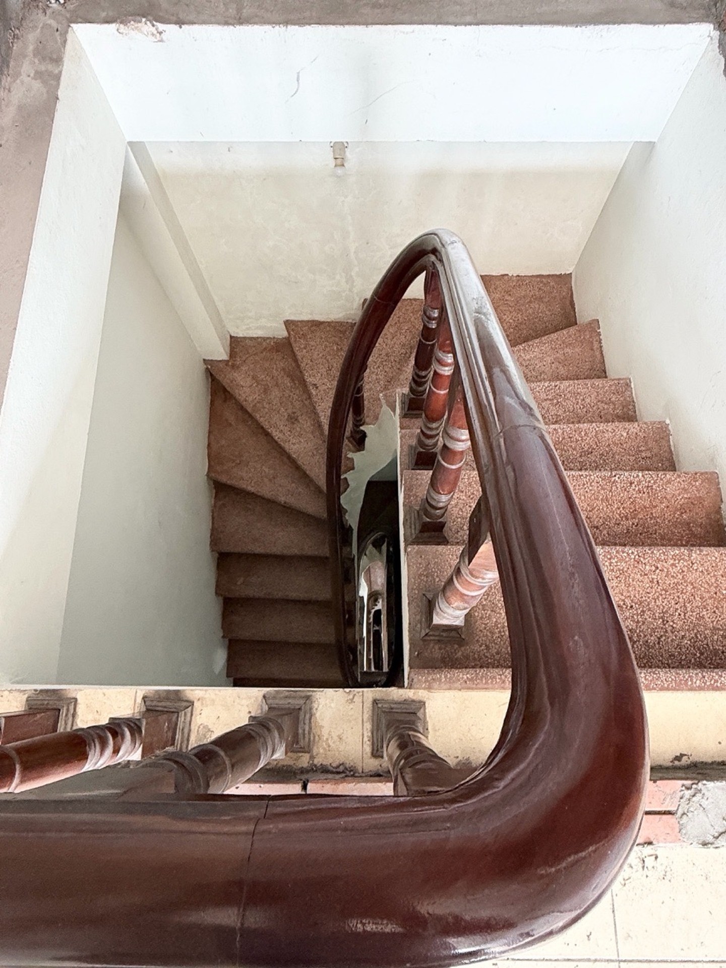 Bán nhà Hồng Mai - diện tích 30m2 4 tầng - Ô tô 10 mét - giá 4,6 tỷ