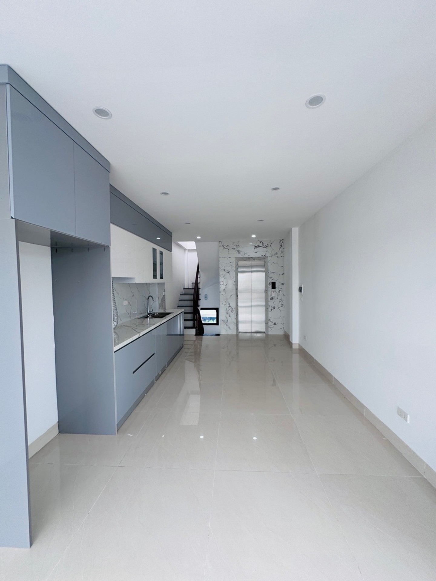 Bán nhà Định Công Hạ - diện tích 51m2 6 tầng - Ô TÔ CHẠY VÒNG QUANH - giá 14,5 tỷ