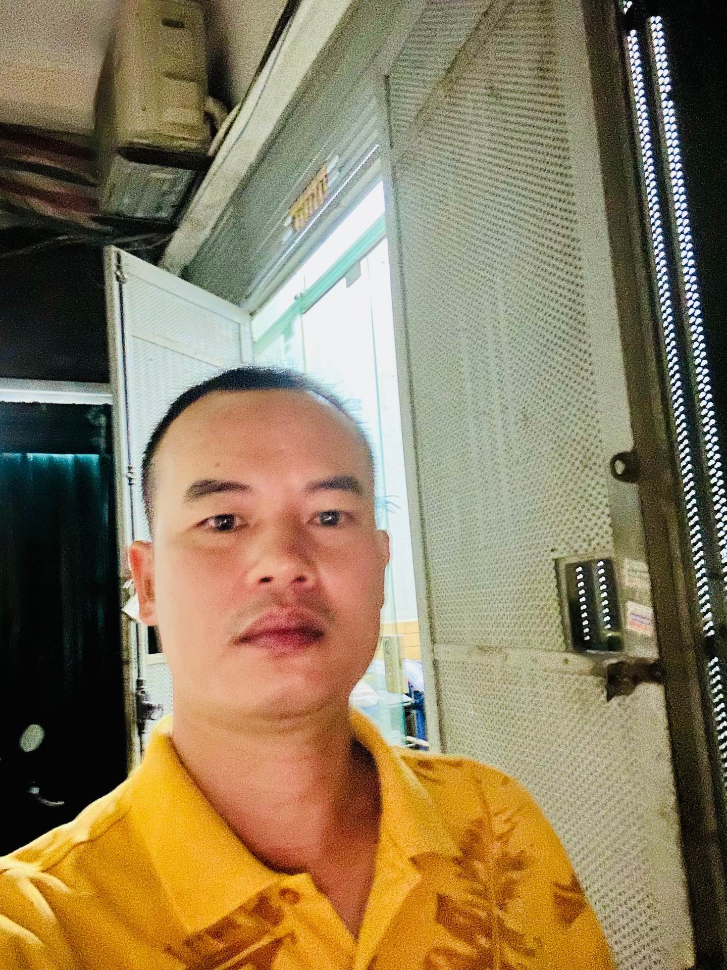Bán nhà Hoàng Mai - diện tích 19m2 5 tầng - ô tô dừng đỗ - giá 4,45 tỷ