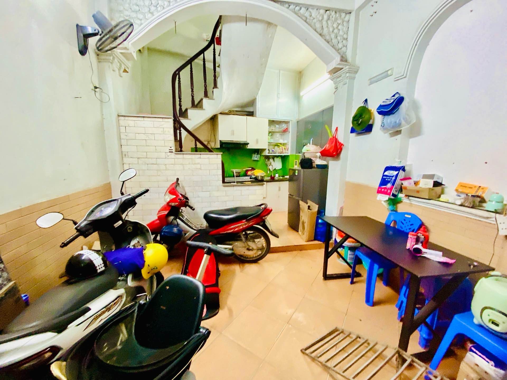 Bán nhà Hoàng Mai - diện tích 19m2 5 tầng - ô tô dừng đỗ - giá 4,45 tỷ