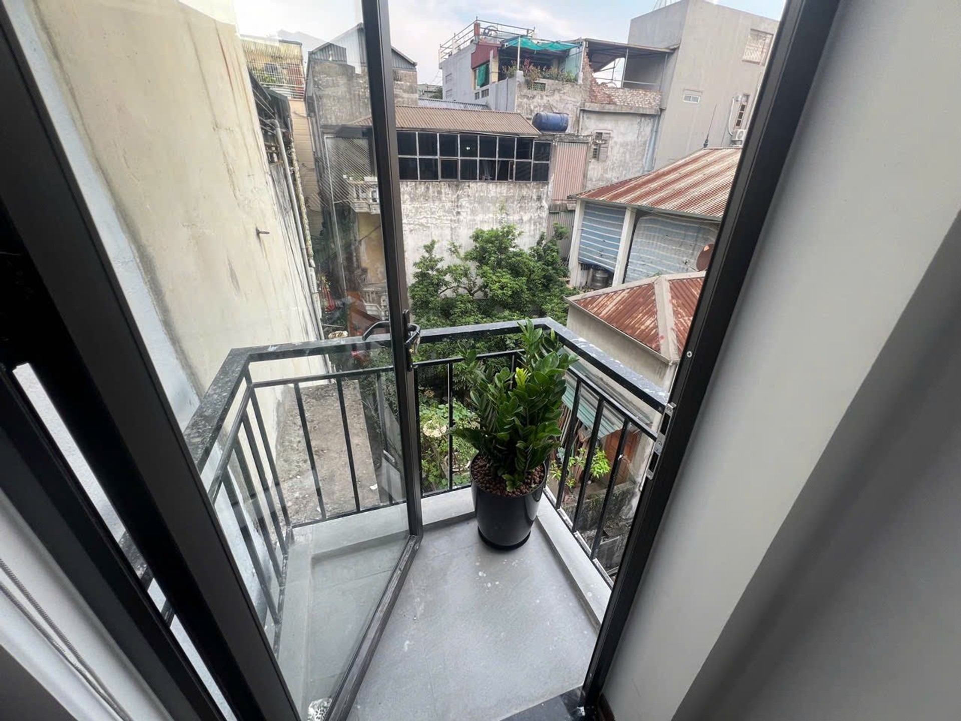 Bán nhà Trương Định - diện tích 32m2 5 tầng - Nhà mới đẹp, nội thất đầy đủ - giá 7,5 tỷ