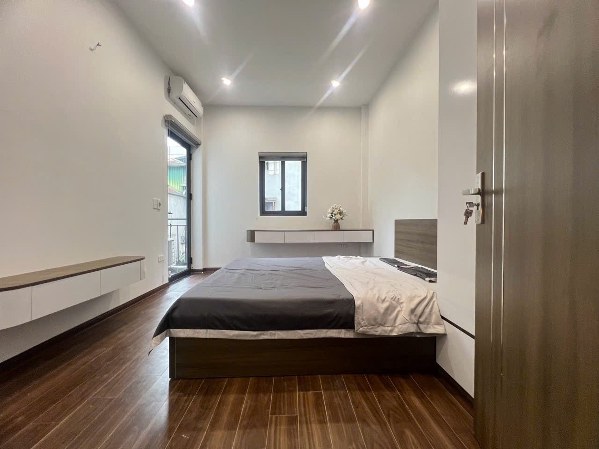 Bán nhà Trương Định - diện tích 32m2 5 tầng - Nhà mới đẹp, nội thất đầy đủ - giá 7,5 tỷ