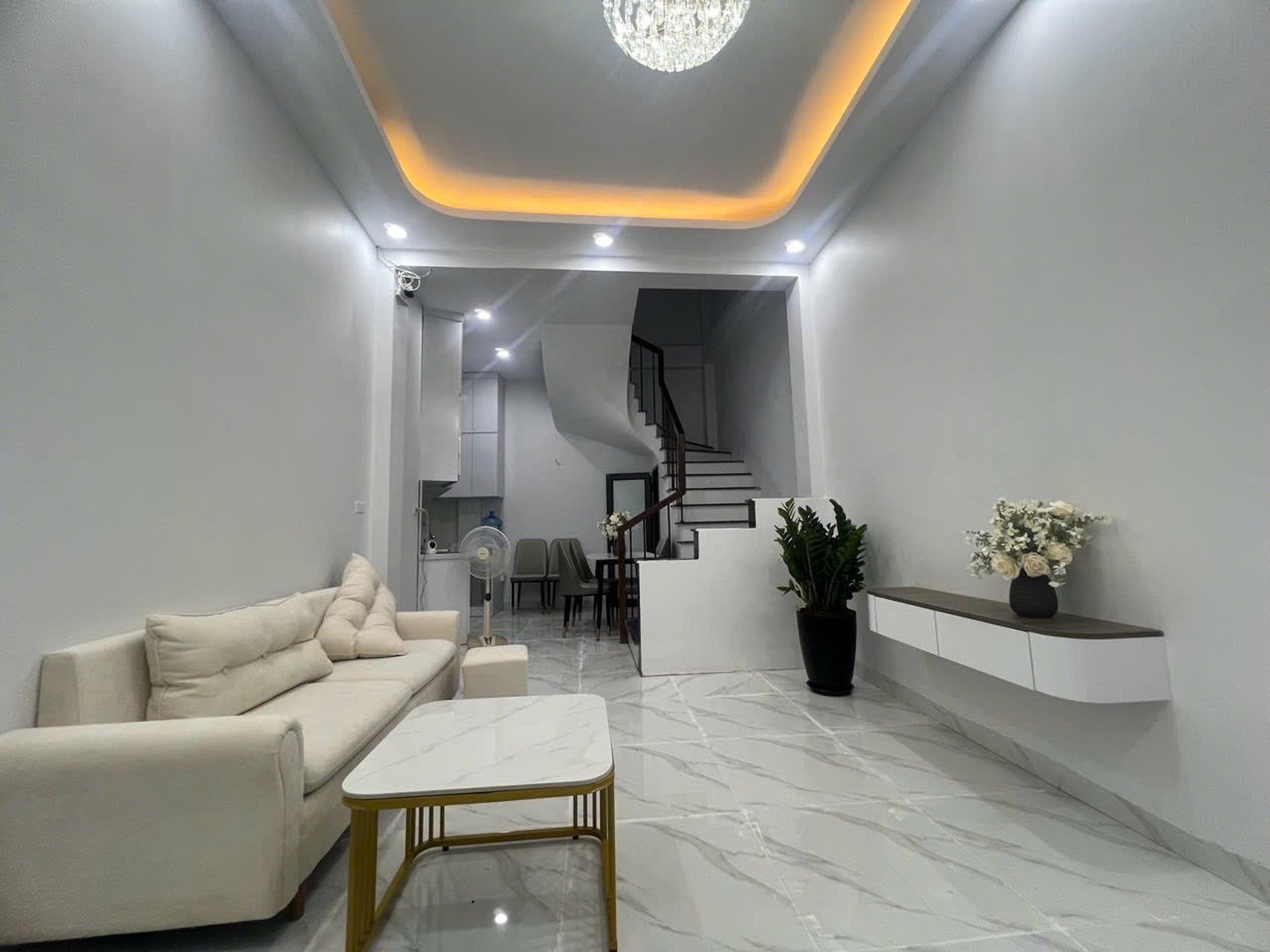Bán nhà Trương Định - diện tích 32m2 5 tầng - Nhà mới đẹp, nội thất đầy đủ - giá 7,5 tỷ