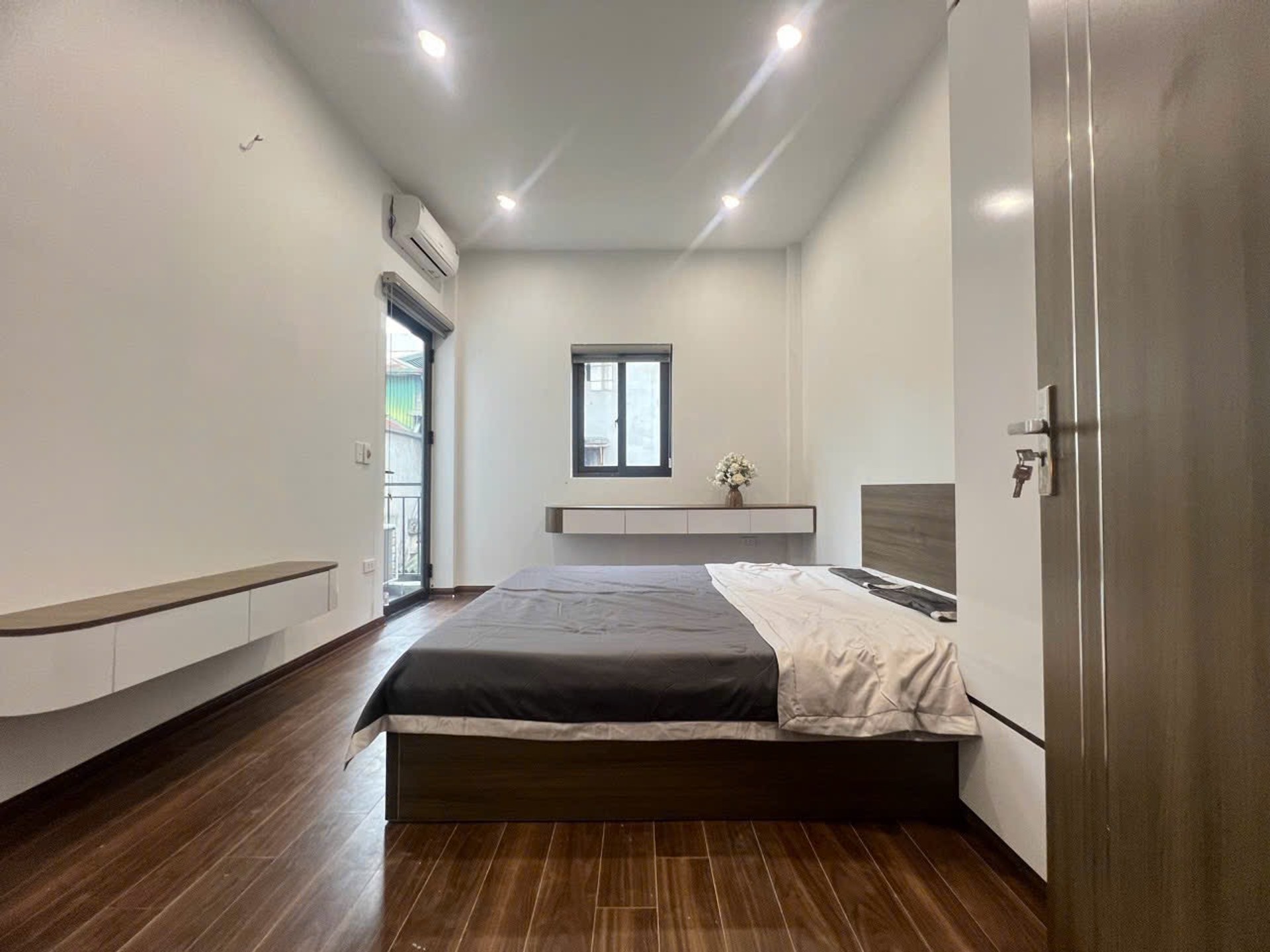Bán nhà Trương Định - diện tích 32m2 5 tầng - Nhà mới đẹp, nội thất đầy đủ - giá 7,5 tỷ