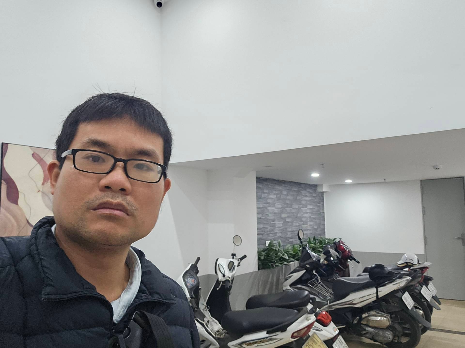 Bán nhà Chùa Láng - diện tích 136m2 7 tầng - Ngõ 1 ô tô - giá 41,5 tỷ