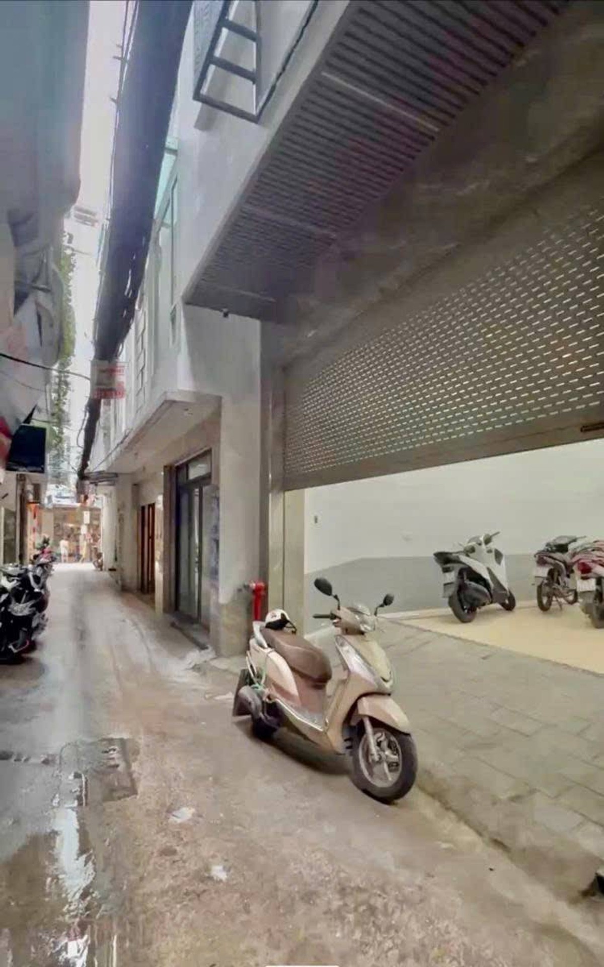 Bán nhà Chùa Láng - diện tích 136m2 7 tầng - Ngõ 1 ô tô - giá 41,5 tỷ