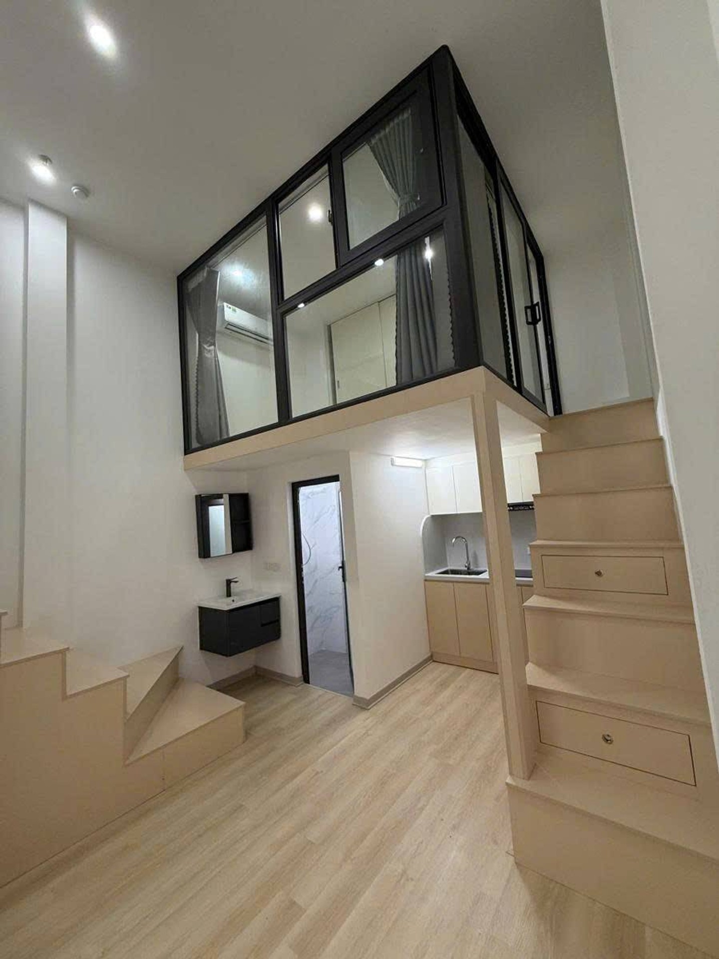 Bán nhà Chùa Láng - diện tích 136m2 7 tầng - Ngõ 1 ô tô - giá 41,5 tỷ