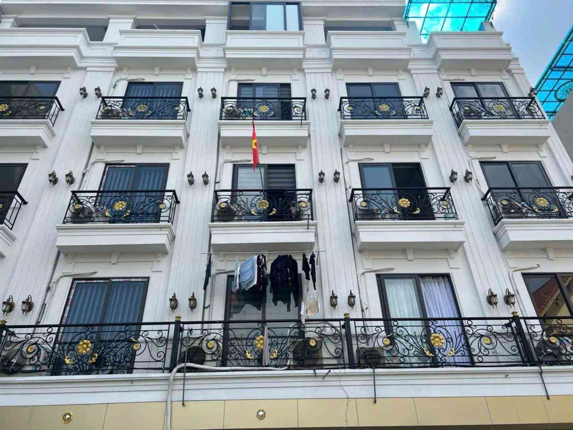Bán nhà Thanh Lân - diện tích 33m2 5 tầng - Nhà mới đẹp long lanh - giá 7,5 tỷ