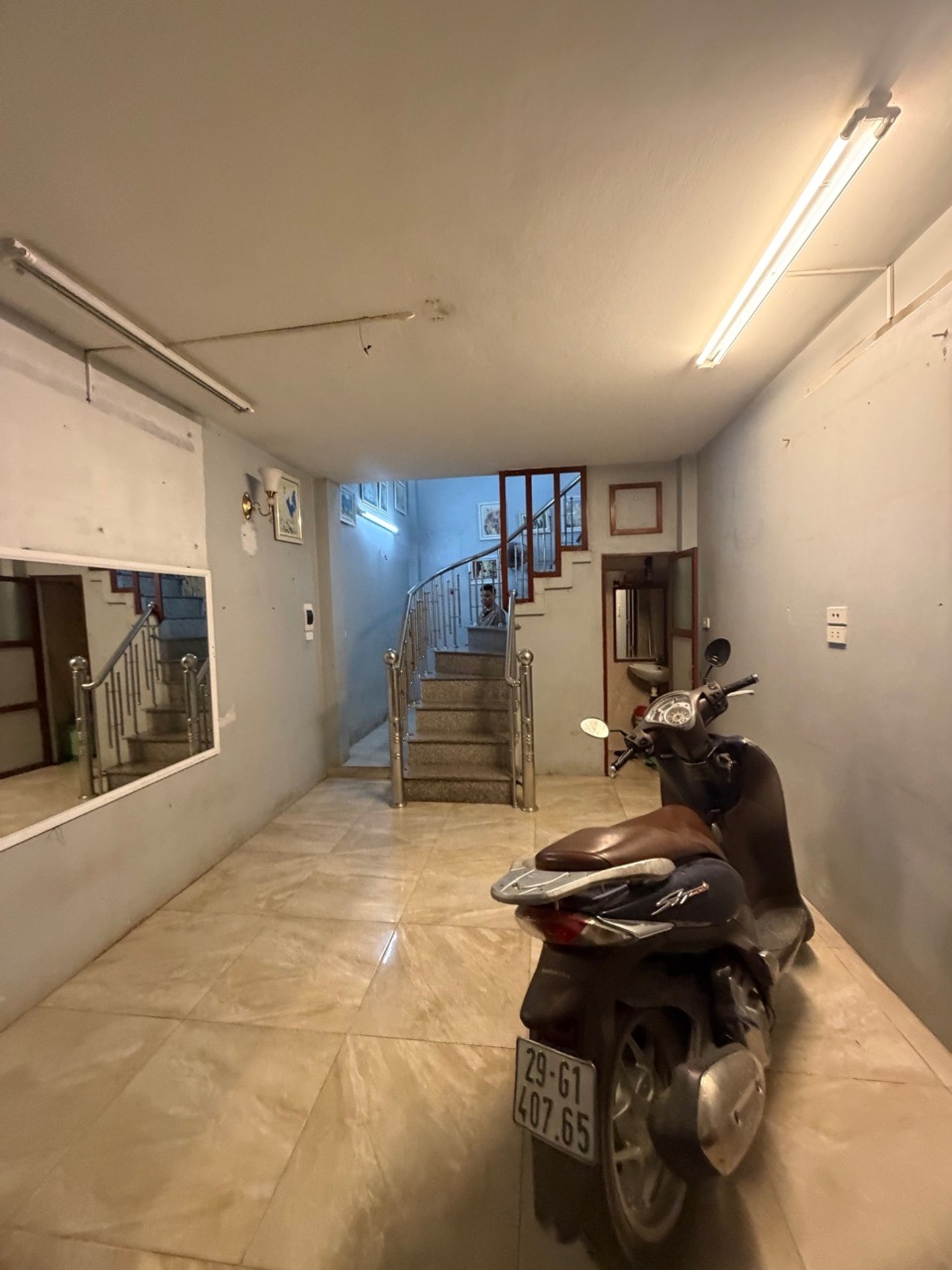 Bán nhà Trịnh Đình Cửu - diện tích 23m2 5 tầng - Cực hiếm - giá 6,5 tỷ