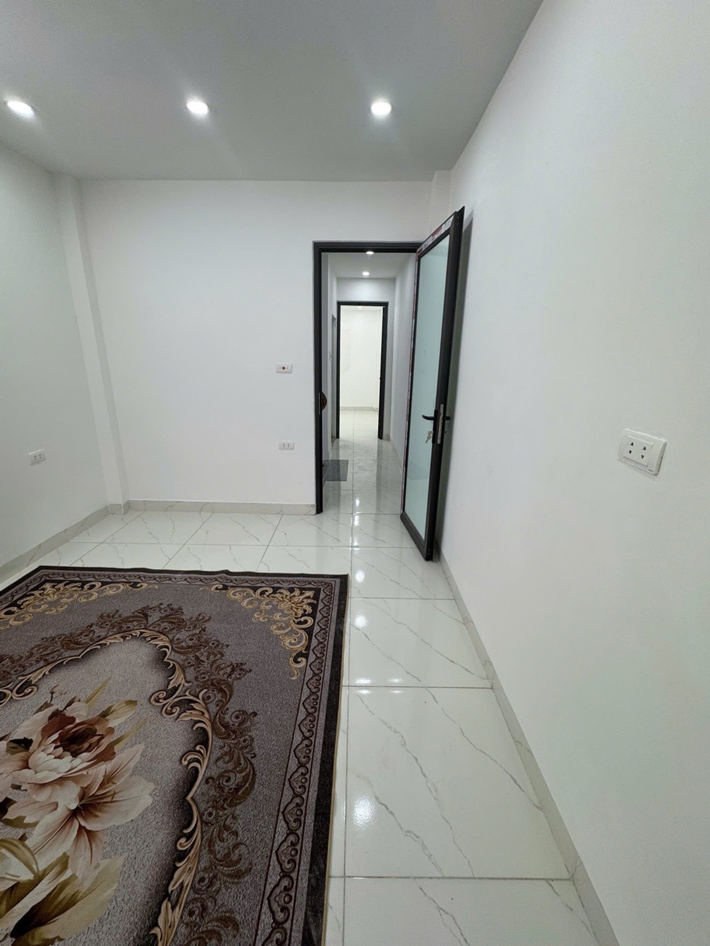 Bán nhà Đông Thiên - diện tích 34m2 3 tầng - gần ô tô - giá 4,2 tỷ