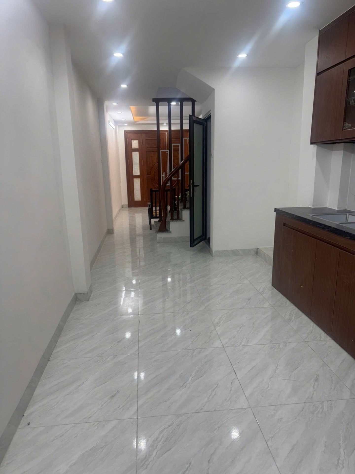 Bán nhà Đông Thiên - diện tích 34m2 3 tầng - gần ô tô - giá 4,2 tỷ