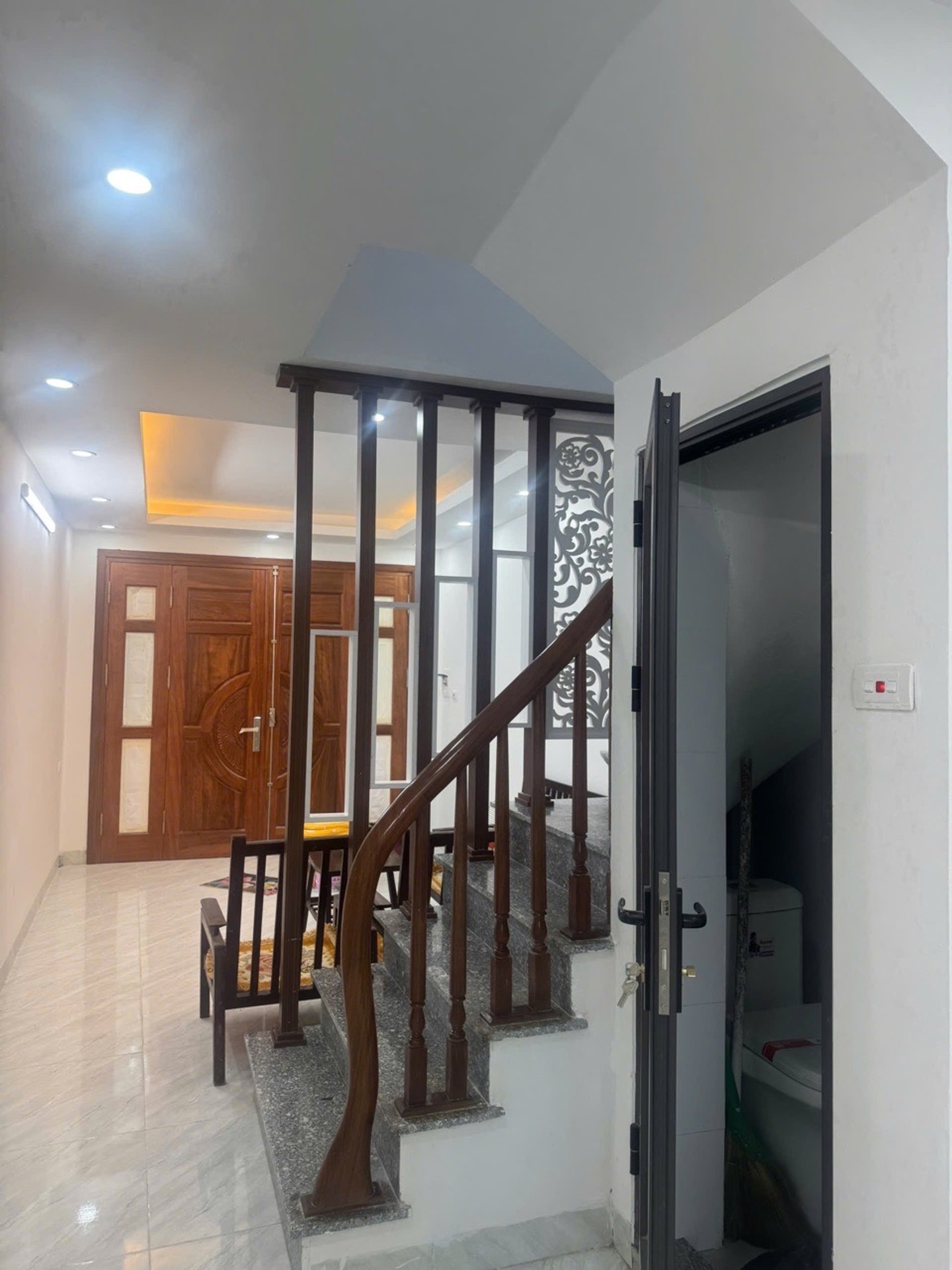 Bán nhà Đông Thiên - diện tích 34m2 3 tầng - gần ô tô - giá 4,2 tỷ