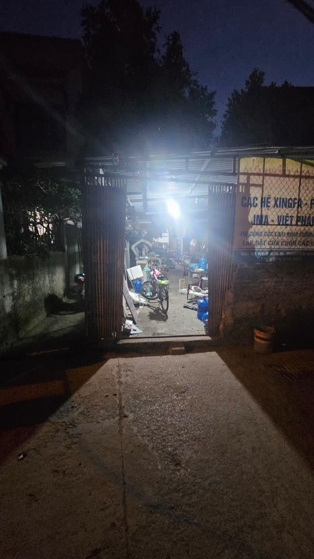 Bán nhà Nguyễn Khoái - diện tích 104m2 5 tầng - Ô tô tránh - giá 16 tỷ