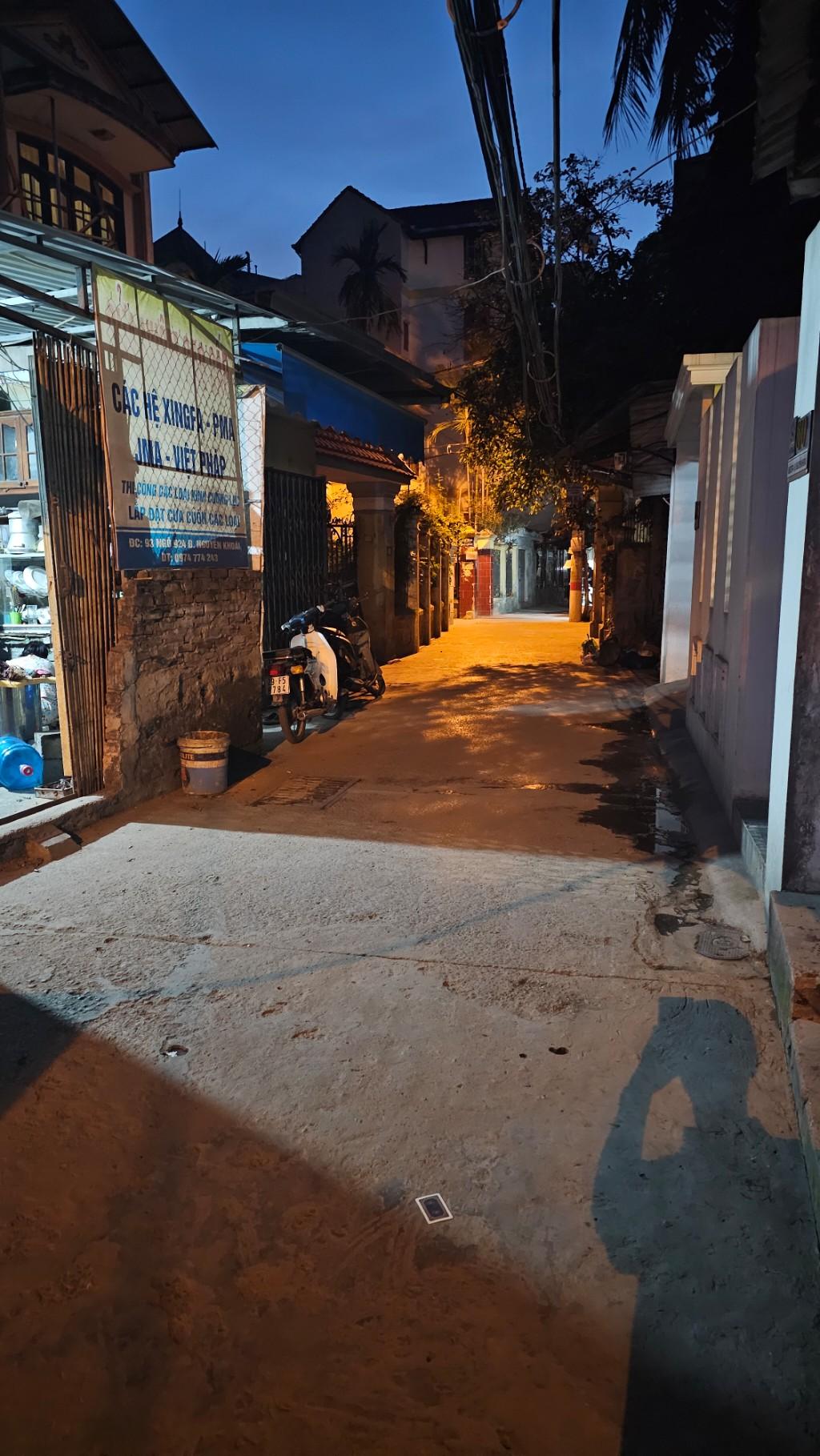 Bán nhà Nguyễn Khoái - diện tích 104m2 5 tầng - Ô tô tránh - giá 16 tỷ