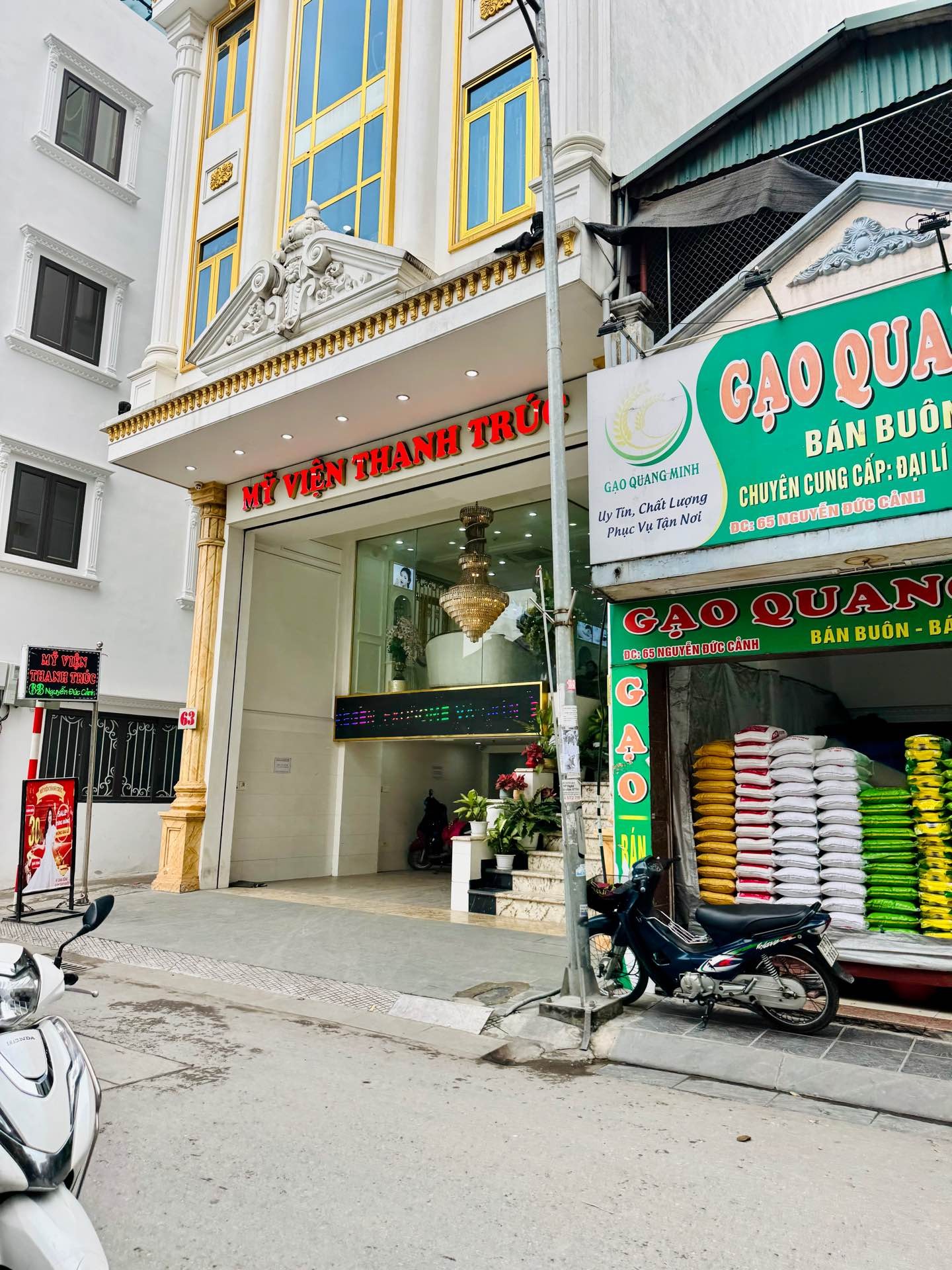 Bán nhà Nguyễn Đức Cảnh - diện tích 103m2 3 tầng - Lô góc - giá 35 tỷ