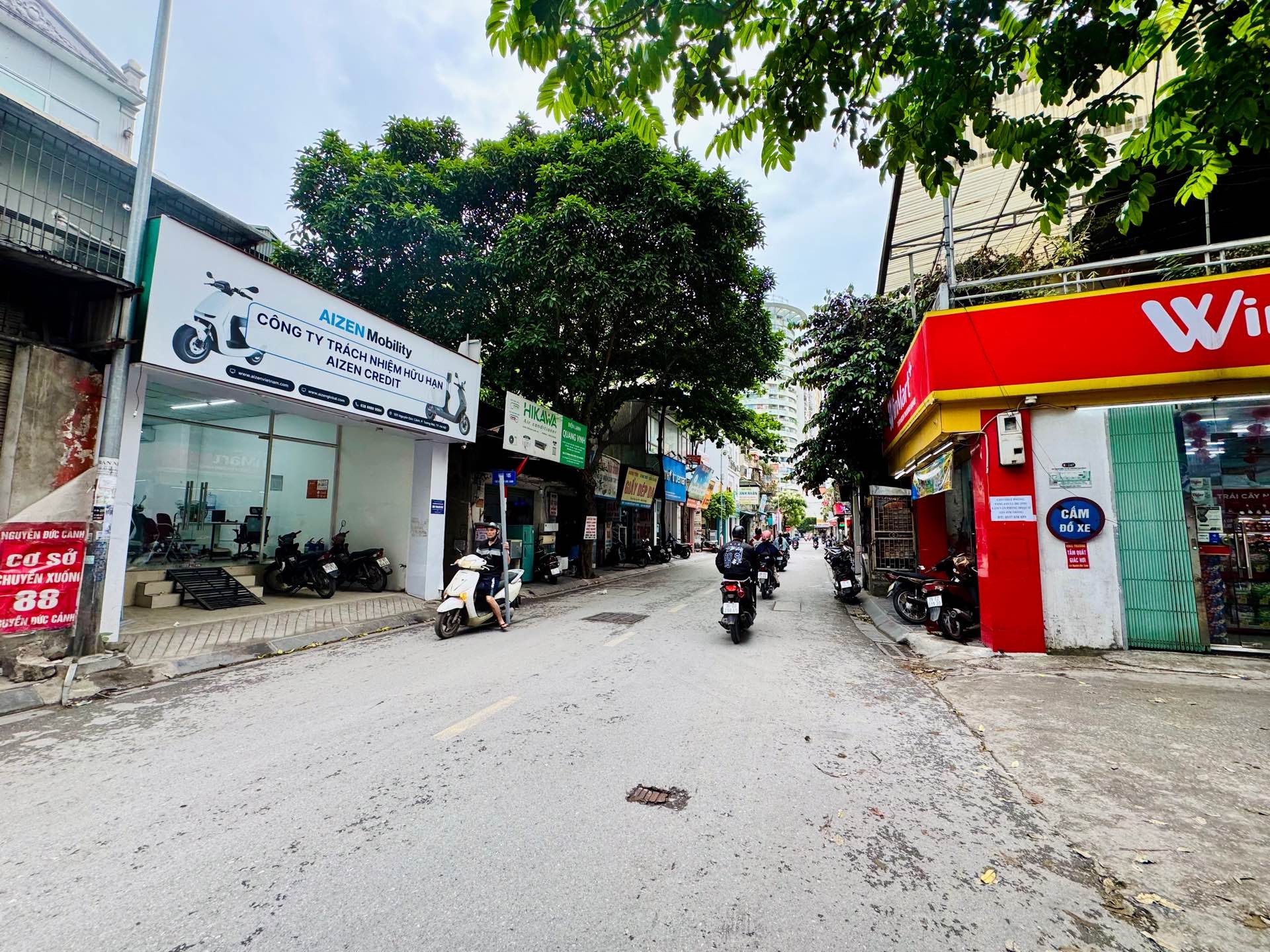 Bán nhà Nguyễn Đức Cảnh - diện tích 103m2 3 tầng - Lô góc - giá 35 tỷ