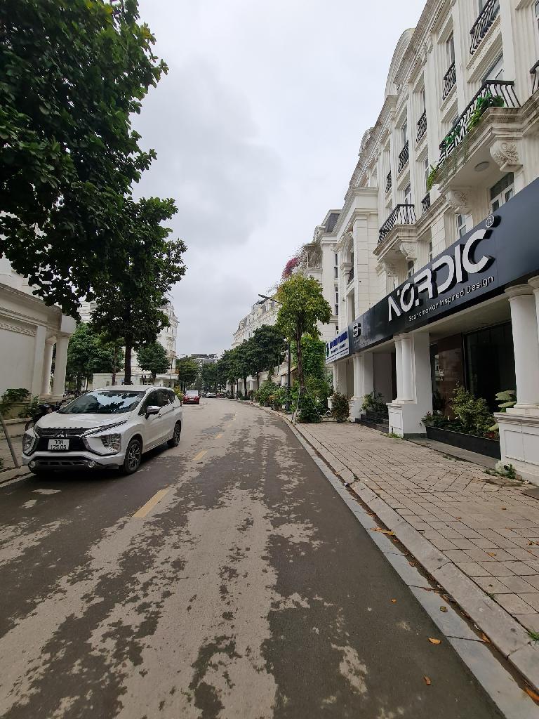 Bán nhà Louis 2 KĐT Louis City Đại Mỗ - diện tích 218m2 5 tầng - Ô TÔ TRÁNH - giá 68 tỷ