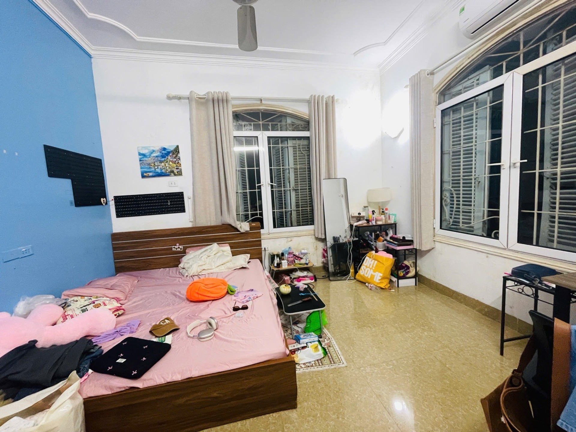 Bán nhà Minh Khai - diện tích 54m2 3 tầng - Ô tô đỗ cửa - giá 9,8 tỷ