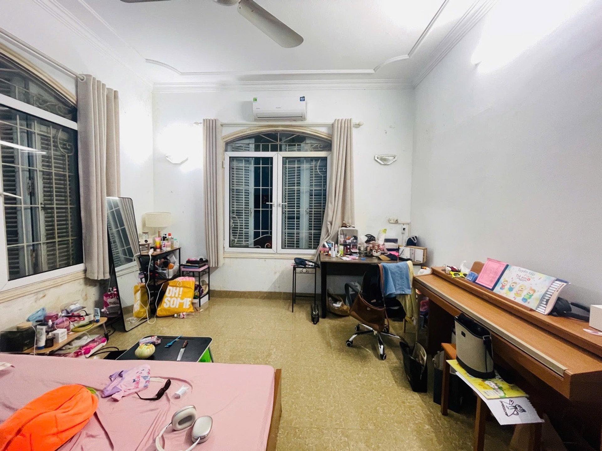 Bán nhà Minh Khai - diện tích 54m2 3 tầng - Ô tô đỗ cửa - giá 9,8 tỷ