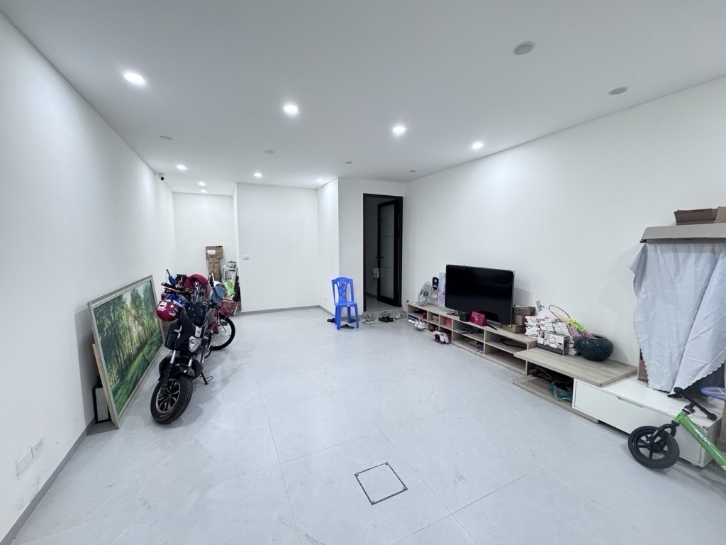 Bán nhà Trần Quang Diệu - diện tích 62m2 7 tầng - ô tô đỗ cửa - giá 29,9 tỷ