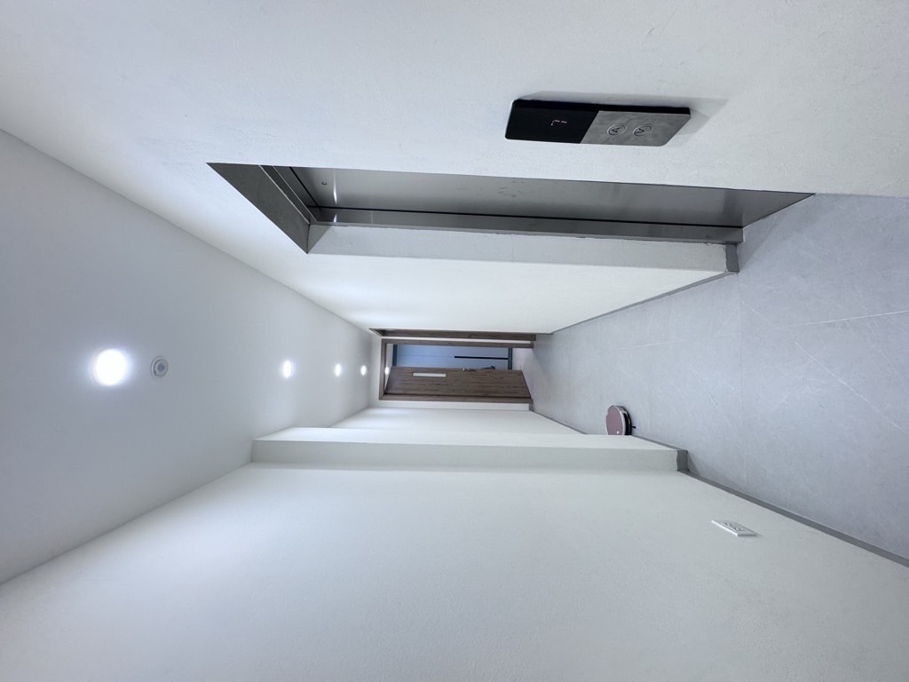 Bán nhà Trần Quang Diệu - diện tích 62m2 7 tầng - ô tô đỗ cửa - giá 29,9 tỷ