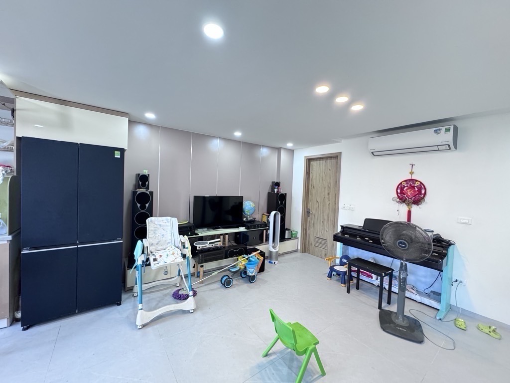 Bán nhà Trần Quang Diệu - diện tích 62m2 7 tầng - ô tô đỗ cửa - giá 29,9 tỷ