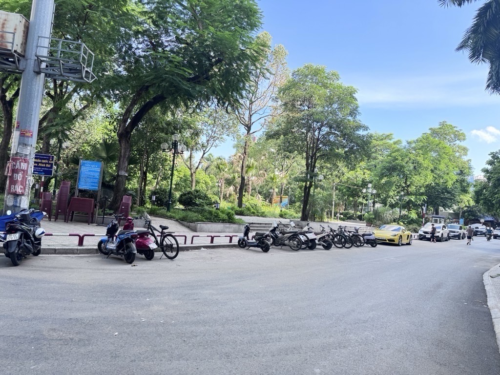 Bán nhà Trần Quang Diệu - diện tích 62m2 7 tầng - ô tô đỗ cửa - giá 29,9 tỷ