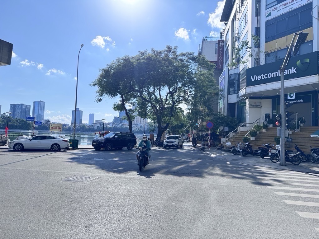 Bán nhà Trần Quang Diệu - diện tích 62m2 7 tầng - ô tô đỗ cửa - giá 29,9 tỷ