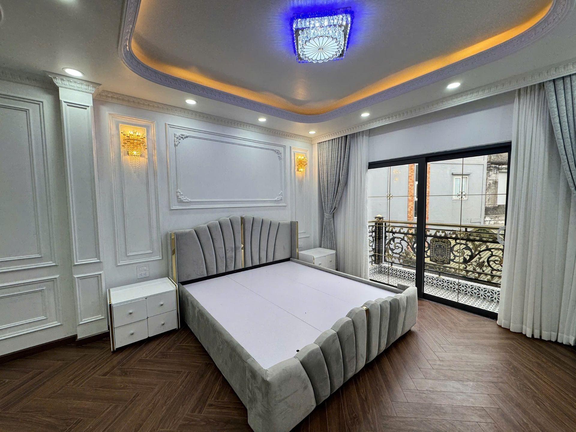 Bán nhà Nguyễn Đức Cảnh - diện tích 61m2 7 tầng - ô tô tránh - giá 25 tỷ