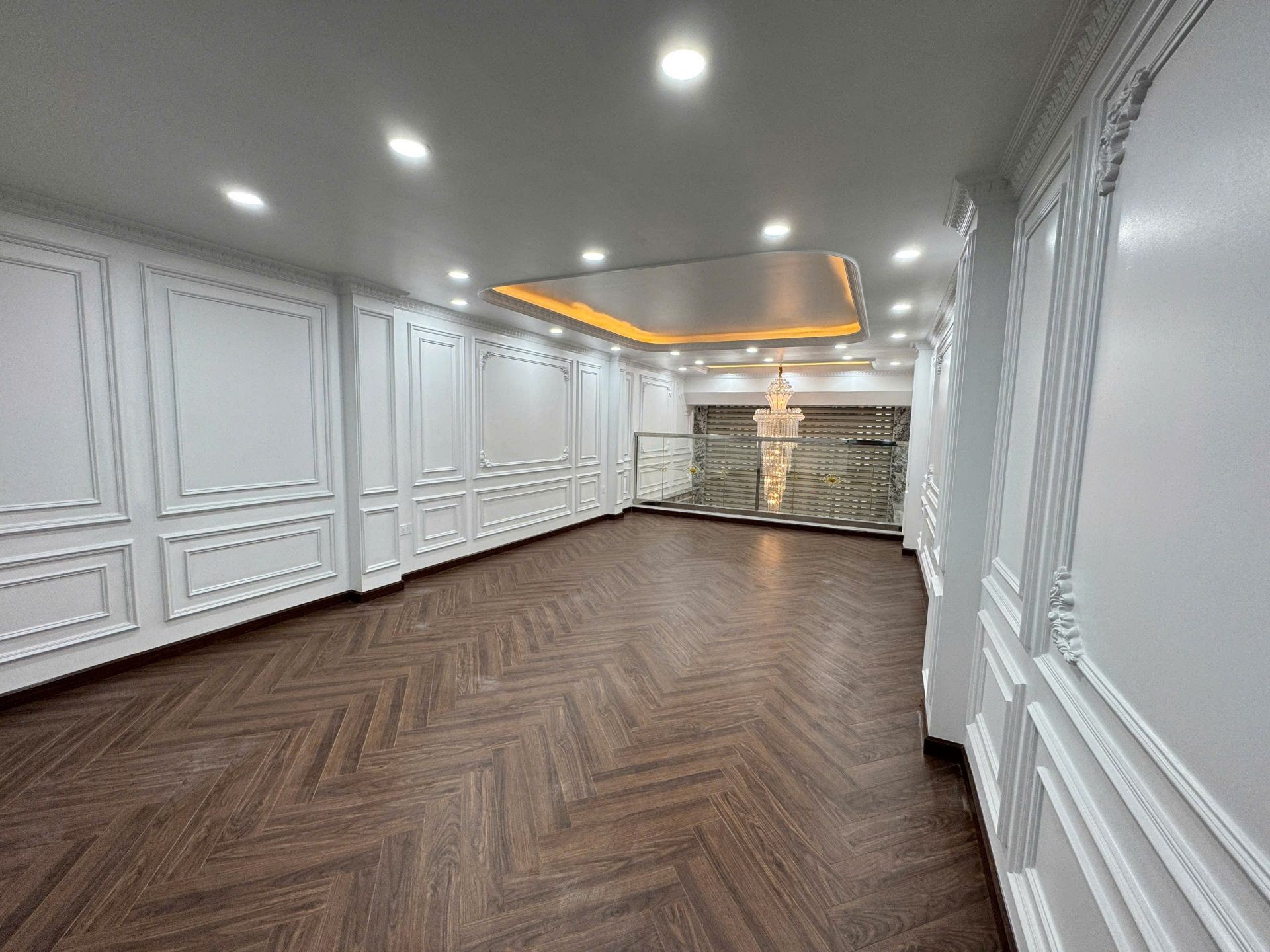 Bán nhà Nguyễn Đức Cảnh - diện tích 61m2 7 tầng - ô tô tránh - giá 25 tỷ