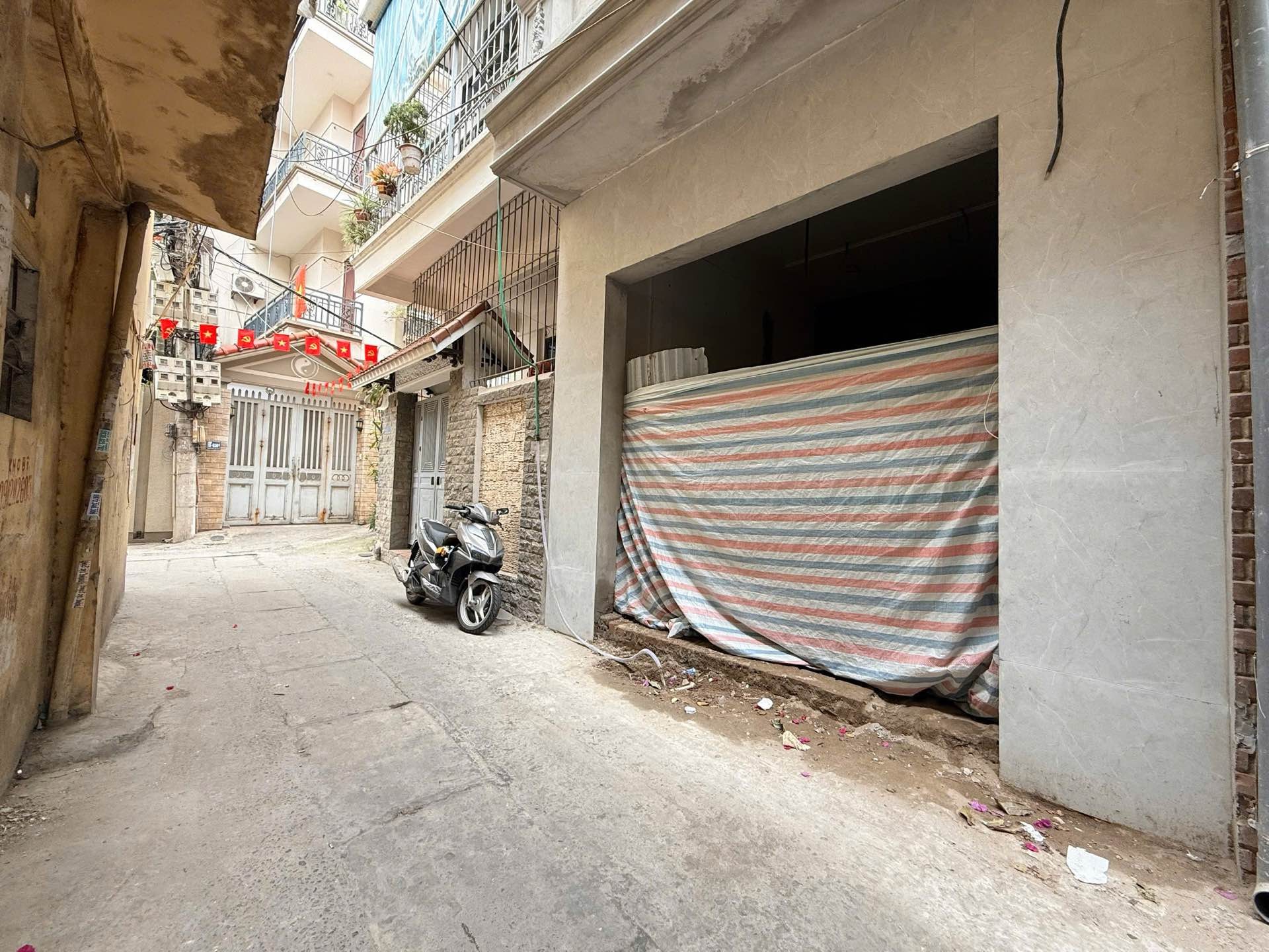 Bán nhà Nguyễn An Ninh - diện tích 40m2 6 tầng - Ô tô vào - giá 11,8 tỷ
