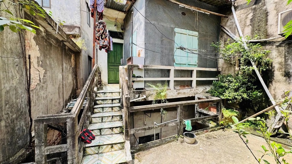 Bán nhà Nguyễn Phúc Lai - diện tích 60m2 2 tầng - Nhà 2 mặt phố - giá 28 tỷ