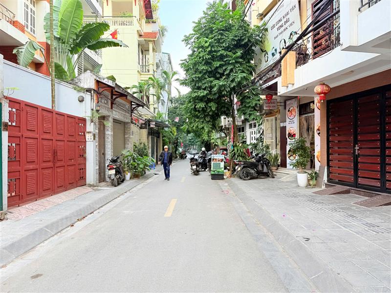 Bán nhà Đầm Trấu - diện tích 81m2 6 tầng - Phân lô ô tô tránh - giá 42,5 tỷ