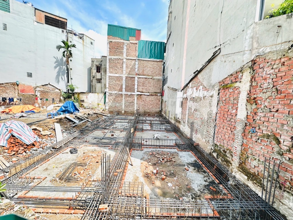 Bán nhà Đầm Trấu - diện tích 81m2 6 tầng - Phân lô ô tô tránh - giá 42,5 tỷ