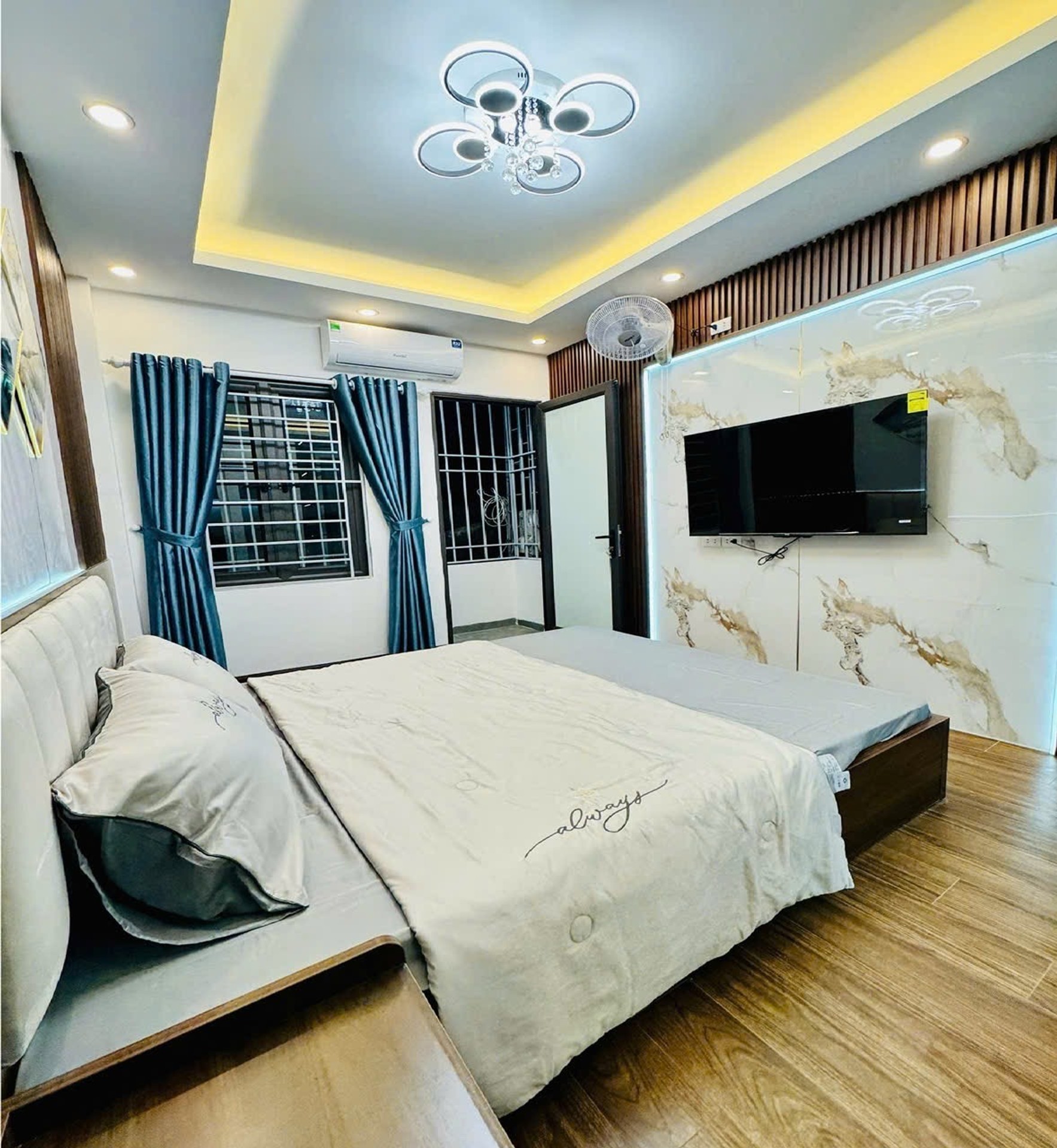 Bán nhà Tân Khai - diện tích 24m2 5 tầng - Ô tô tránh 30m - giá 6,7 tỷ