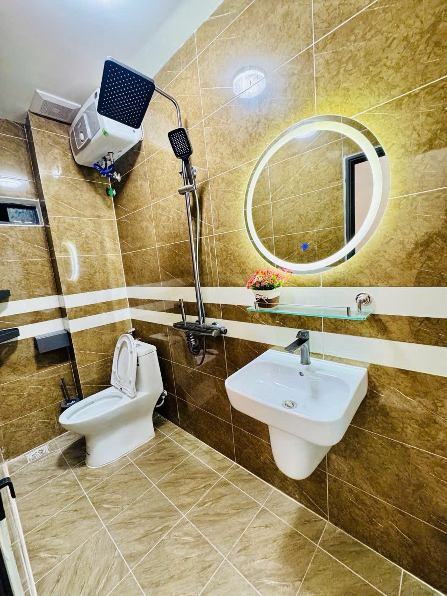 Bán nhà Tân Khai - diện tích 24m2 5 tầng - Ô tô tránh 30m - giá 6,7 tỷ