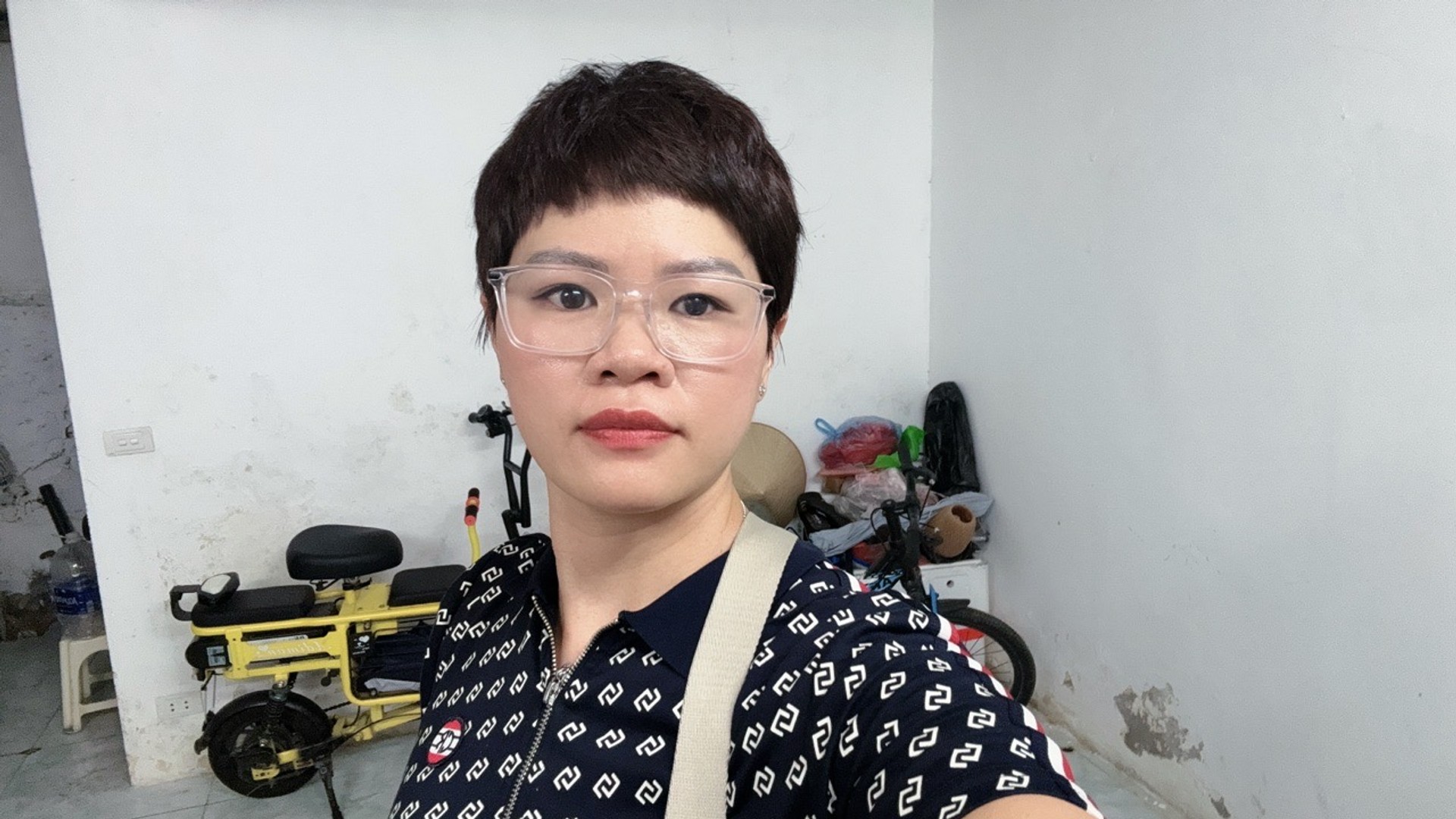 Bán nhà Cát Linh - diện tích 37m2 2 tầng - Gần phố nhiều tiện ích - giá 5,6 tỷ