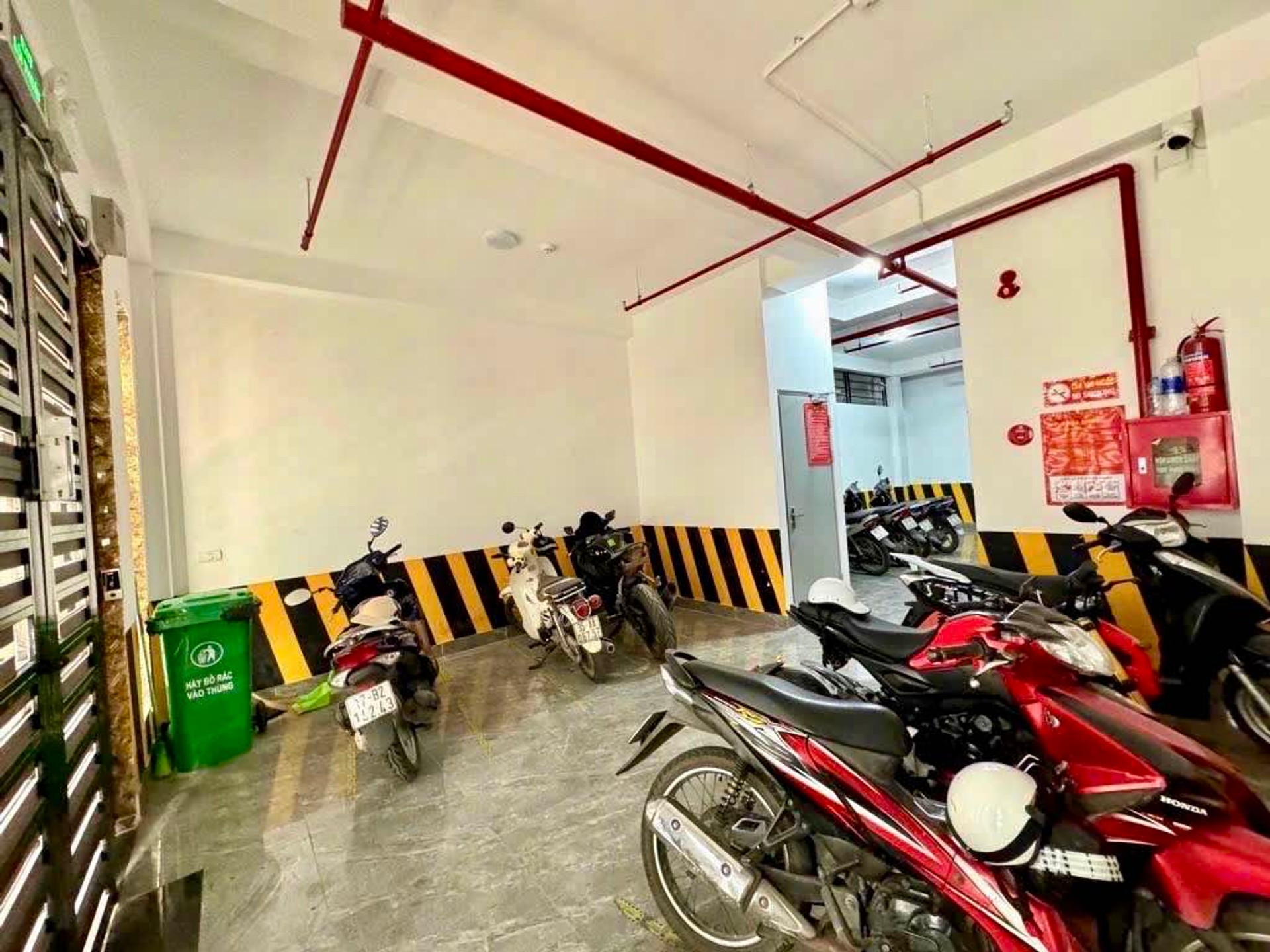 Bán nhà Kim Giang - diện tích 65m2 7 tầng - gần ô tô - giá 23,5 tỷ