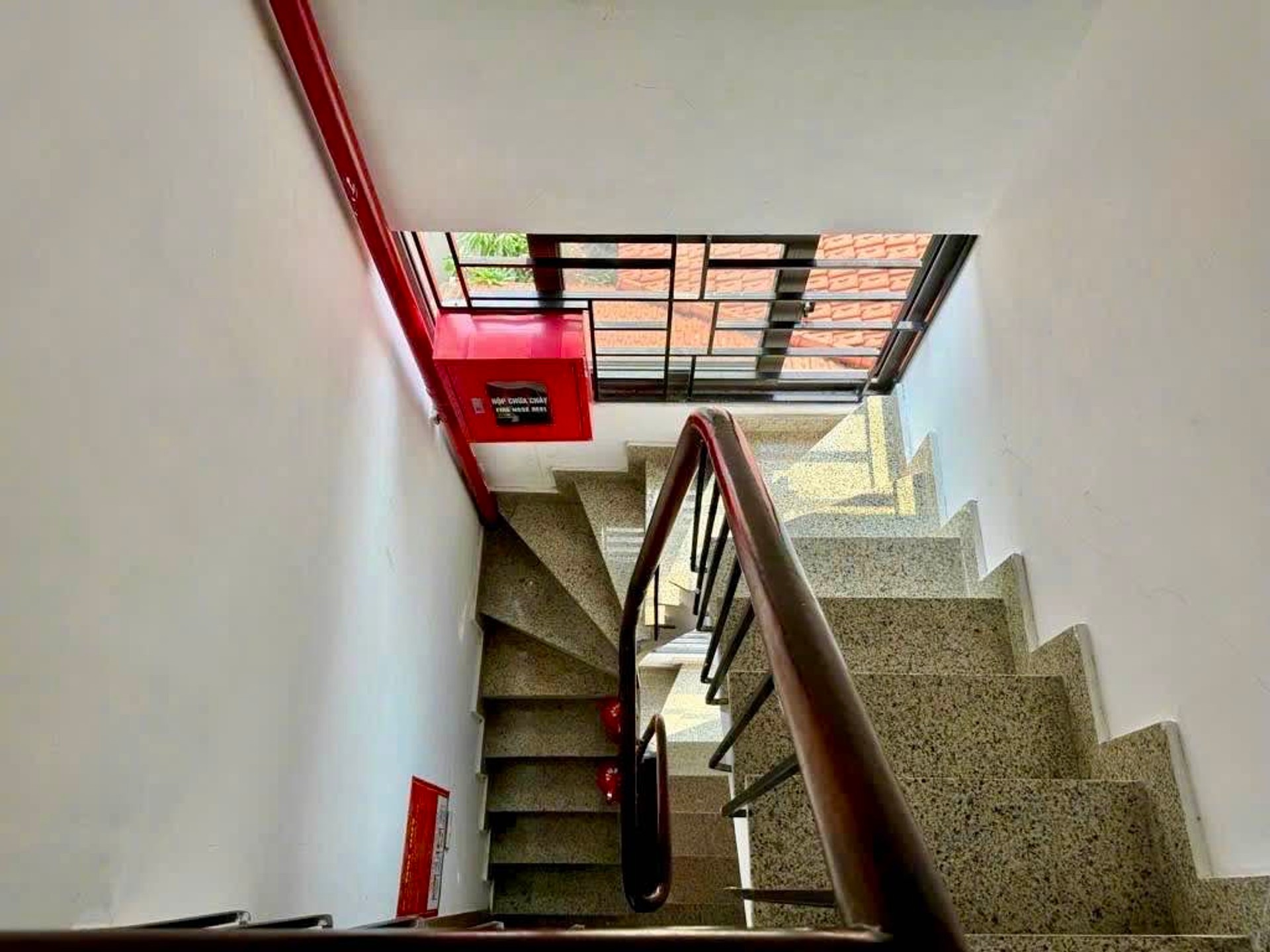 Bán nhà Kim Giang - diện tích 65m2 7 tầng - gần ô tô - giá 23,5 tỷ