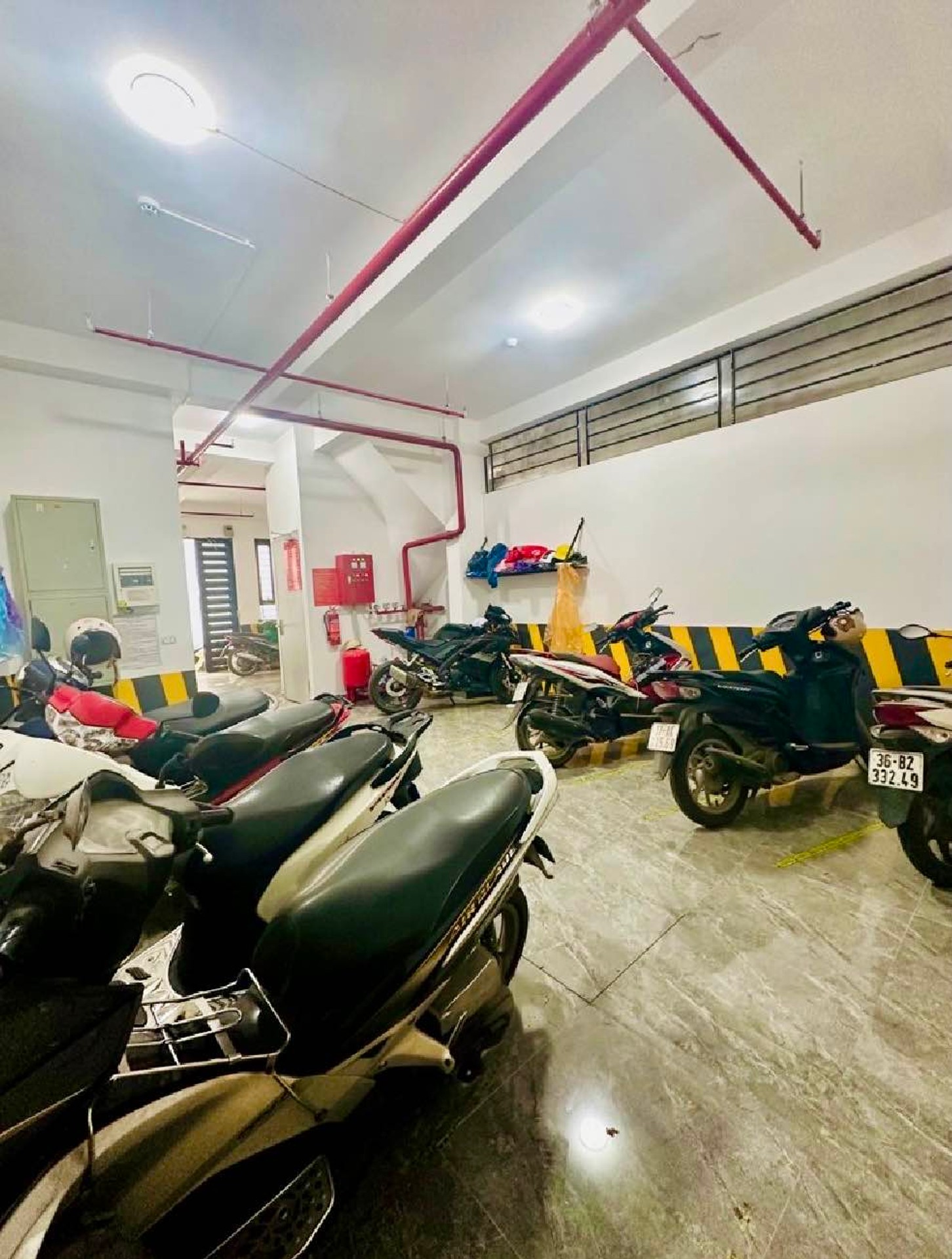Bán nhà Kim Giang - diện tích 65m2 7 tầng - gần ô tô - giá 23,5 tỷ