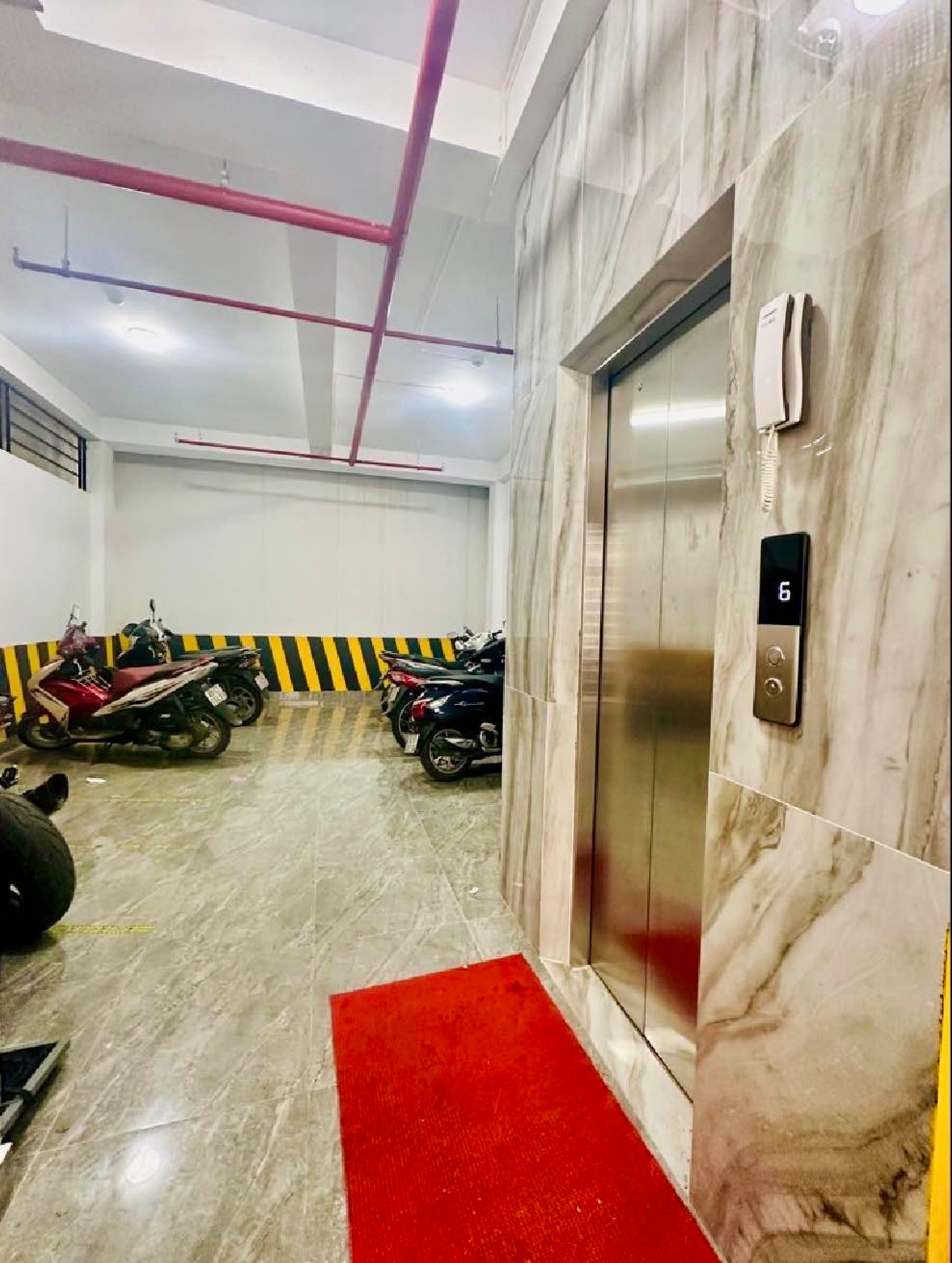 Bán nhà Kim Giang - diện tích 65m2 7 tầng - gần ô tô - giá 23,5 tỷ