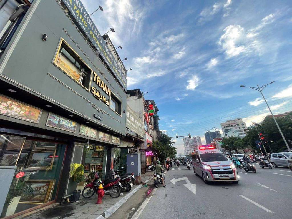 Bán nhà Giải Phóng - diện tích 804m2 1 tầng - Lô góc 2 mặt phố - giá 425 tỷ